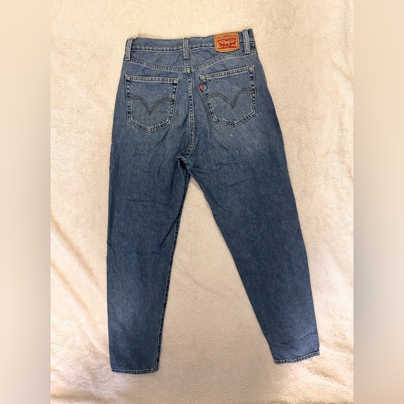 Levi’s high waisted mom jeans - Picture 2 of 5